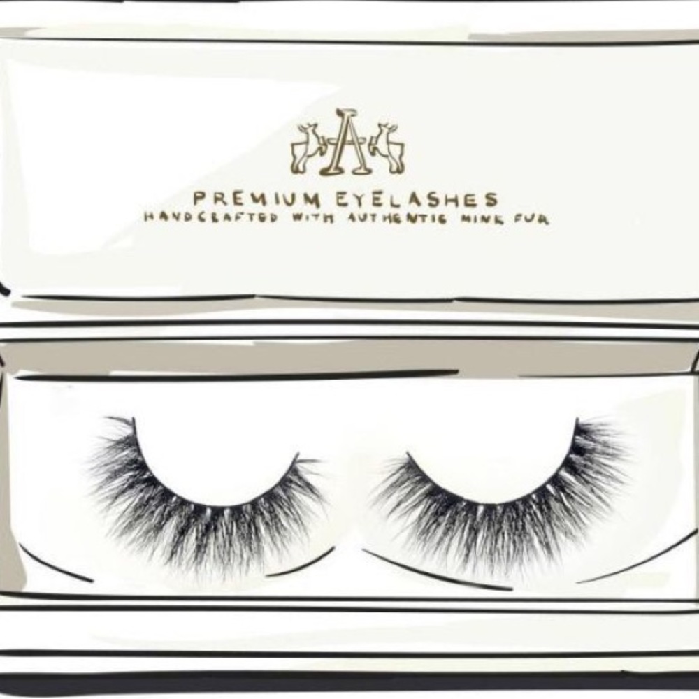 Mink Lashes & Glue by Premium Artémes